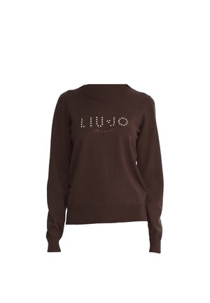 Suéter largo marrón de manga larga con cuello redondo, puños y dobladillo acanalados, con adornos de cristales decorativos que dicen "LIU•JO MILANO."