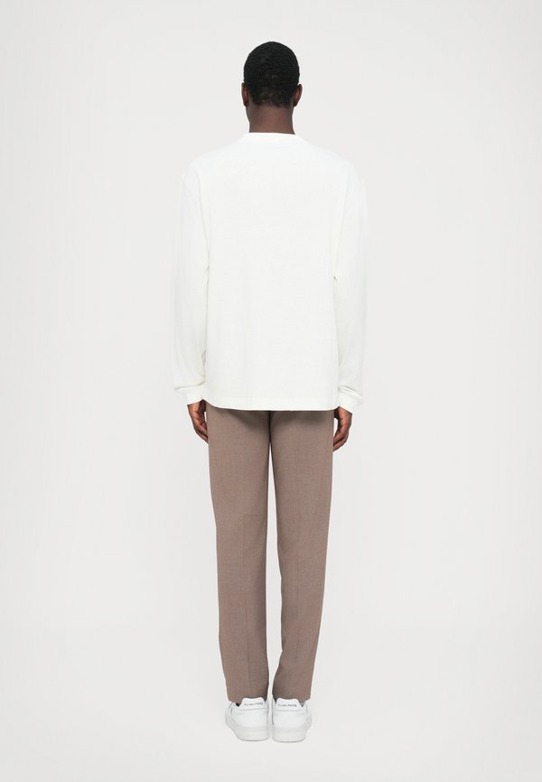 RELAXED  - Long sleeved top4