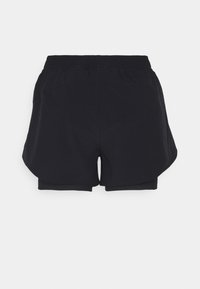 Pantalones cortos deportivos negros con cintura elástica, diseño en capas y bolsillos laterales. Textura suave y corte casual.