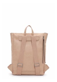 Zaino in finta pelle rosa con spallacci in tessuto regolabili, manico superiore, tasca laterale con zip e forma rettangolare. Texture liscia.