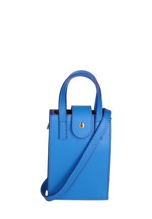 Petit sac à main en cuir bleu avec deux anses supérieures, une fermeture à rabat avec un bouton-pression et une sangle bandoulière amovible. Texture lisse.