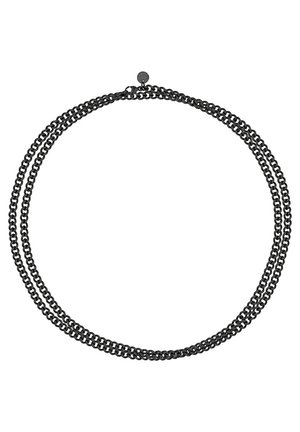 Dubbelzijdige zwarte kettink met ovale schakels en een kleine ronde sluitingstag, weergegeven op een witte achtergrond.