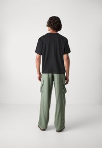 Jack & Jones JORHAWTHORNE BLANKS BIND CROPPED TEE - Tricou basic - black