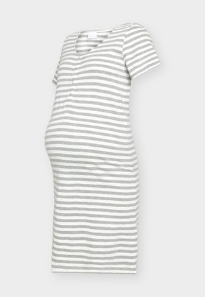 Rochie maternitate cu dungi orizontale gri și albe, mâneci scurte și nasturi în față, concepută pentru o siluetă de gravidă.