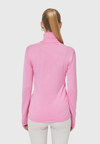 Stradivarius Sweter