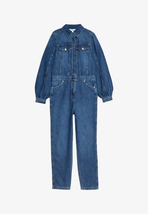 Mono de mezclilla azul medio con mangas abullonadas largas, frente con botones, bolsillos en el pecho y cintura elástica; silueta de pierna recta.
