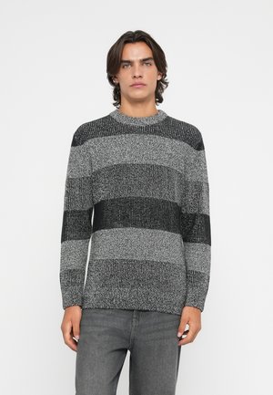 - Sweter