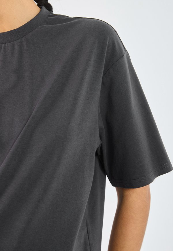 UNISEX BASIC BOXY CROPPED T SHIRT - Basic T-shirt - forged iron4