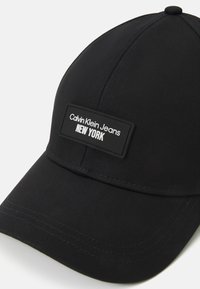 Calvin Klein Jeans SPORT ESSENTIALS UNISEX - Șapcă - black