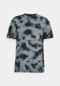 Lyhythihainen, pyöreäkauluksinen t-paita harmaana mustalla tie-dye-kuviolla. Sisältää huomaamattoman logon rinnassa ja rennon istuvuuden.