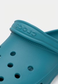 Crocs CLASSIC UNISEX - Iešļūcenes - turbo teal