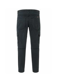 Schwarze Cargo-Hosen mit schmalem Schnitt, ausgestattet mit mehreren Taschen, genähten Akzenten und einem glatten, leichten Material.