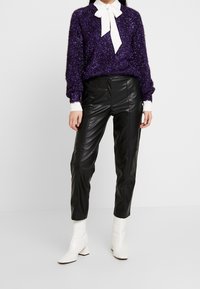 Dorothy Perkins Stickad tröja - purple