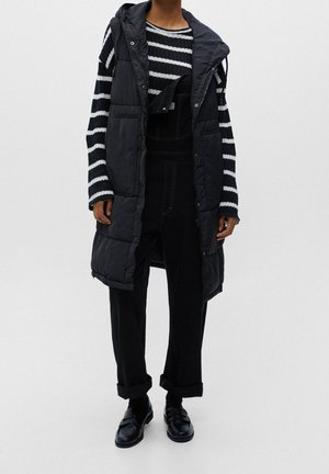 Vest - black