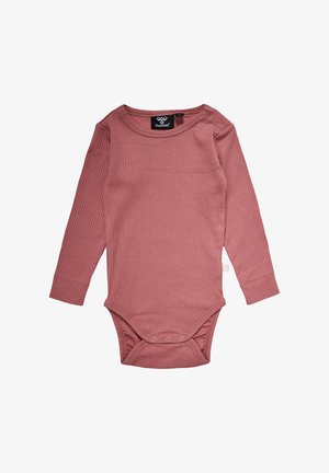 Langærmet lyserød ribbet bodysuit med rund hals, trykknaplukninger ved skulderen og bunden, blød tekstur og tætsiddende design.