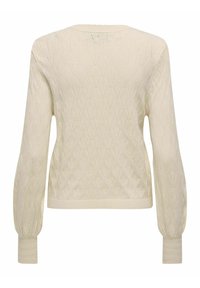 Suéter de punto color crema con un patrón de rombos, mangas largas de globo y puños acanalados. Cuello redondo sencillo.