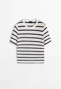 Krótki t-shirt z mieszanki bawełny w kremowej bazie z granatowymi poziomymi paskami. Posiada okrągły dekolt i krótkie rękawy. Teksturowany wzór dzianiny.