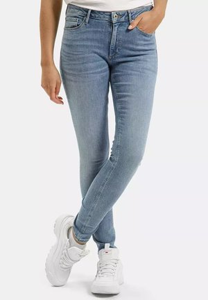 - Jeansy Slim Fit