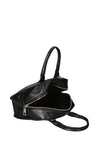 Borsa tote in pelle nera con finitura testurizzata, doppio manico e chiusura con zip. La parte superiore aperta rivela un interno non foderato e una tasca con zip.