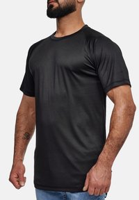 Elara FITNESS  RUNDHALSSCHITT - T-shirt basic - schwarz