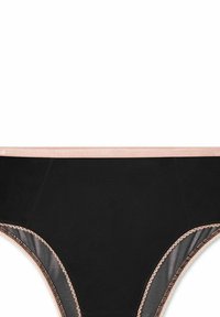 Parte inferior de bikini negra con un acabado suave, que presenta una cinturilla de satén rosa y un delicado encaje en los laterales.