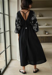 Next EMBROIDERED SLEEVED- REGULAR FIT - Maxikjoler - black white