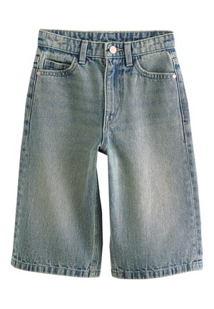 Hellblaue Jeans-Shorts mit lockerem Schnitt, ausgestattet mit einem Knopfverschluss, fünf Taschen und sichtbaren Nähdetails.