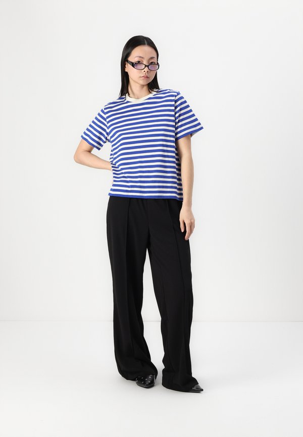 ONLLIVINA STRIPE - Print T-shirt - surf the web3