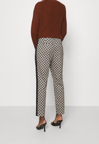 comma Broek - black
