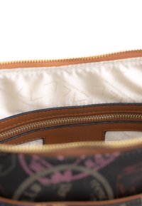 ALV by Alviero Martini BIG LOGO - Taška s příčným popruhem - moka