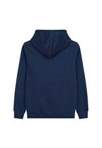 Granatowa bluza z kapturem, z długimi rękawami, kieszenią kangurką i miękką fakturą. Tył jest gładki, bez dodatkowych detali.