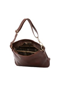 Borsa a spalla in pelle marrone con una texture liscia, un'apertura ampia e hardware in tonalità oro. L'interno presenta un motivo a quadretti e numerose tasche.