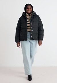 Vero Moda Curve FARAH JACKET - Winterjacke - black