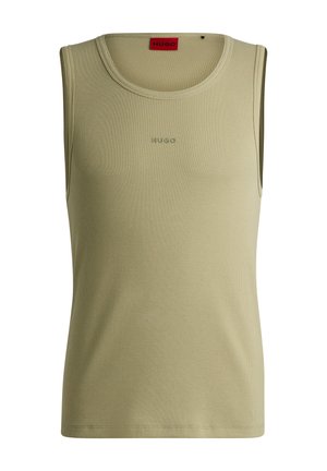 Khaki bezramenný žebrovaný top s kulatým výstřihem, jemným logem uprostřed a přiléhavým střihem. Hladká textura a minimální detaily.