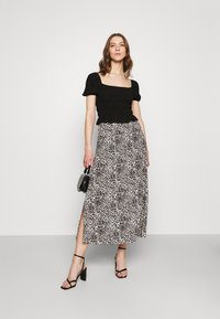 Vero Moda VMSIMPLY EASY SKIRT - Saia comprida - birch/agnes