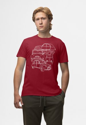 Rød bomulds t-shirt med hvide stregtegninger af vintage biler, herunder en 2CV, i forskellige vinkler og designs. Casual pasform.