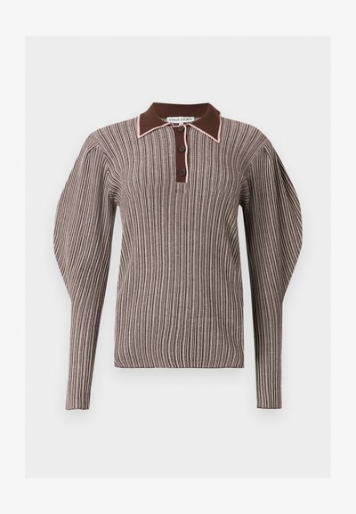 Μάλλινο πουλόβερ με μακριά μανίκια και ανάγλυφη υφή σε καφέ και μπεζ ρίγες με φουσκωμένους ώμους, καφέ γιακά και πατιλέτα με τρία κουμπιά.