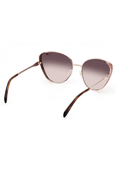 Gafas de sol de ojo de gato con lentes degradados en gris, montura de metal dorado, patrón carey en las varillas y almohadillas nasales ajustables.