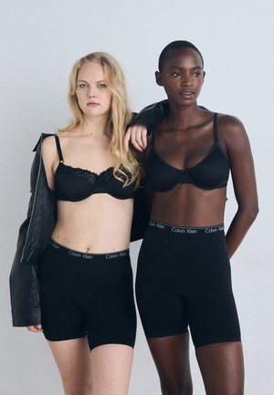 MID THIGH SHORT - Shorty - black