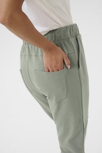 Cream CRBEKY CAPRI  - Rövidnadrágok - grey khaki