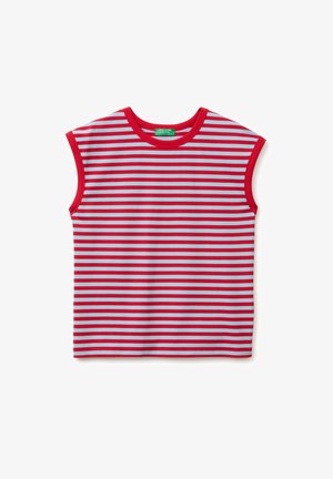 Haut sans manches avec des rayures horizontales rouges et blanches, bordure rouge aux emmanchures et à l'encolure, et une étiquette verte à l'intérieur du col.