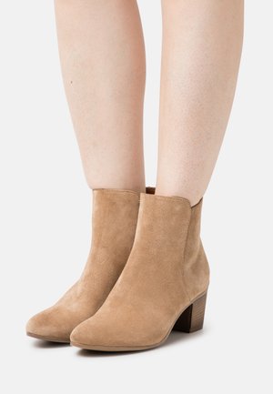 LEATHER REGIA - Classic ankle boots - beige