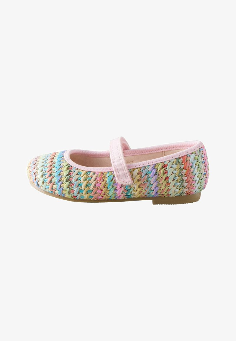 Chaussure plate pour tout-petit avec empeigne tissée multicolore pastel, bordure rose, bride rose sur le dessus et semelle en caoutchouc beige.