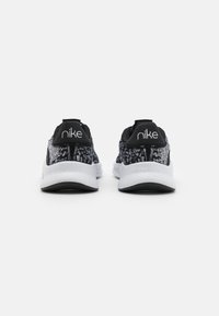 Nike Performance W NIKE SUPERREP GO 3 FLYKNIT - Sapatilha de treino - black/metallic silver/white