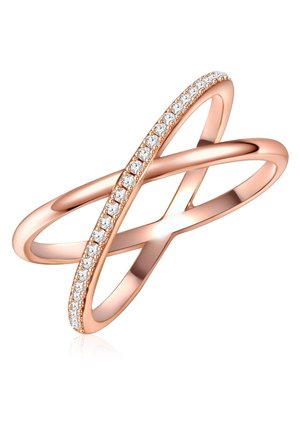 Roségoldring mit einem miteinander verwobenen Design. Ein Band ist glatt, während das andere am Rand mit kleinen, klaren Diamanten verziert ist.