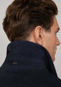 Hackett London Kožnata jakna - midnight blue