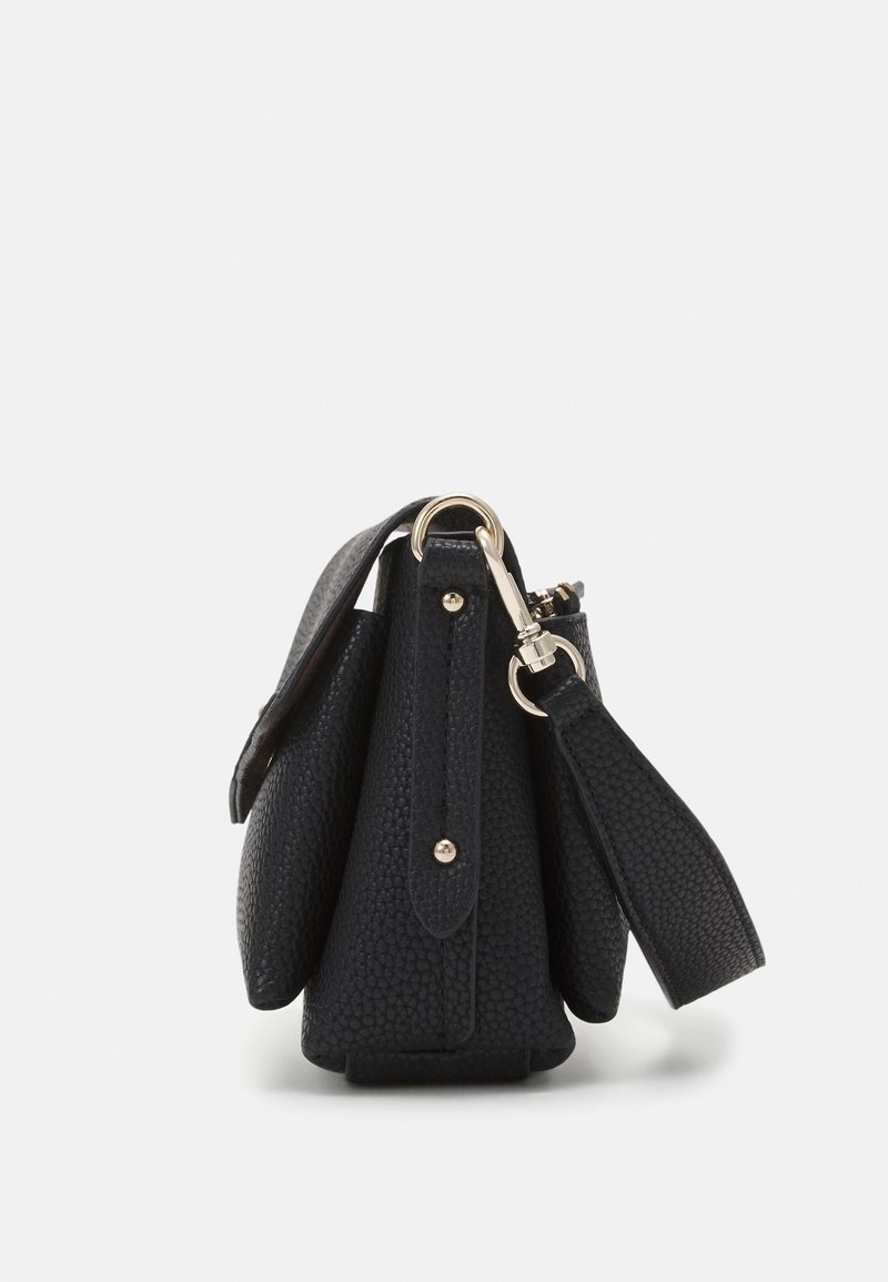 Geantă Damă GUESS ECO BRENTON FLAP SHOULDER BAG HWESB839019-CLO – Magazin de sport online Martes Sport