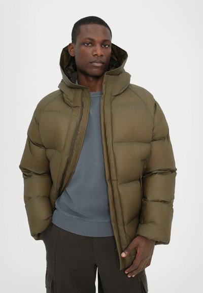 CLOSED PUFFER JACKET - Winter jacket - marsh green