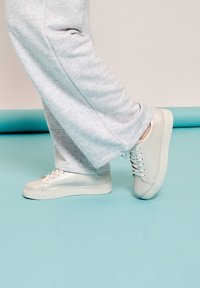 RYŁKO - Sneakersy niskie