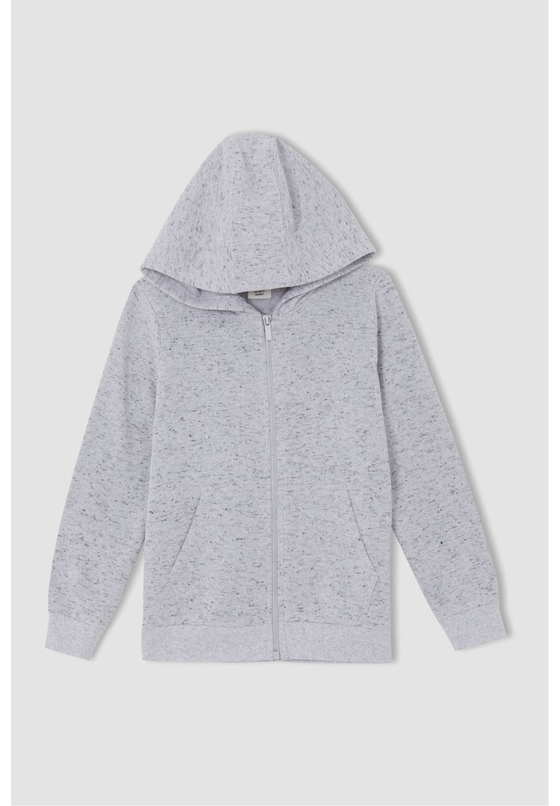 Sweat à capuche gris zippé avec un tissu texturé et léger. Comprend une grande capuche et deux poches frontales. Poignets et ourlet côtelés.